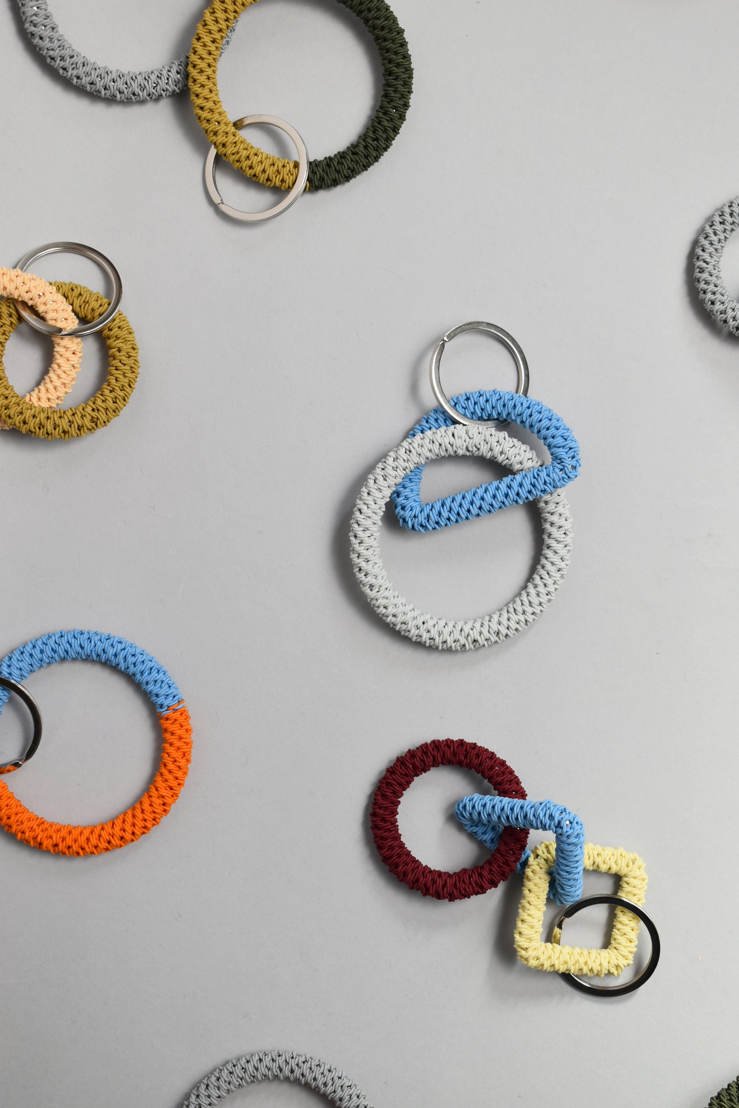 KEY CHARM / L / light blue trio