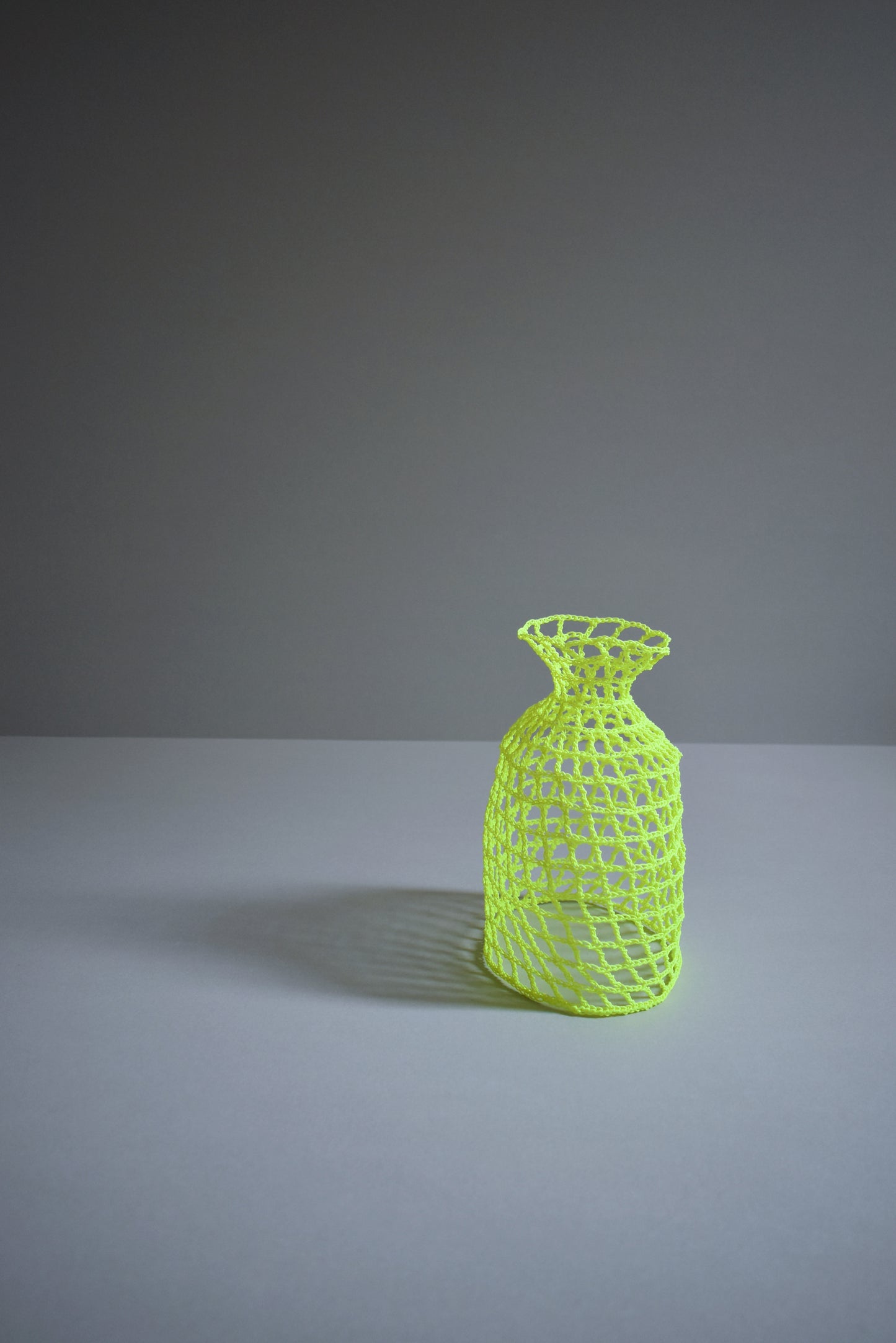 GRID VASE / cylinder / bright yellow