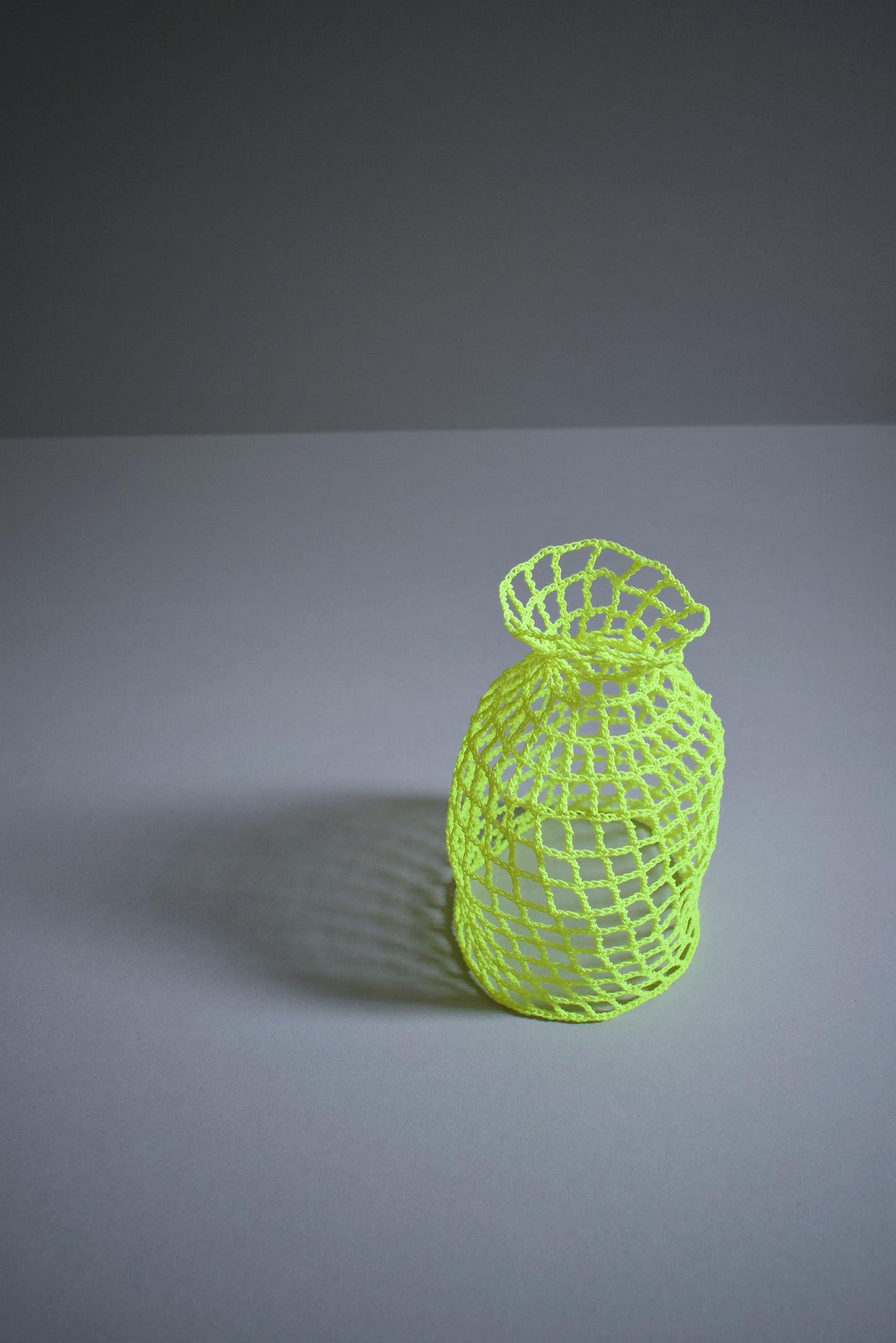 GRID VASE / cylinder / bright yellow