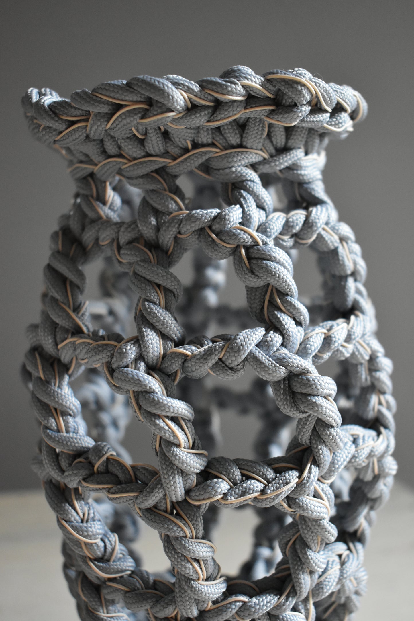 POT / D / grey × beige