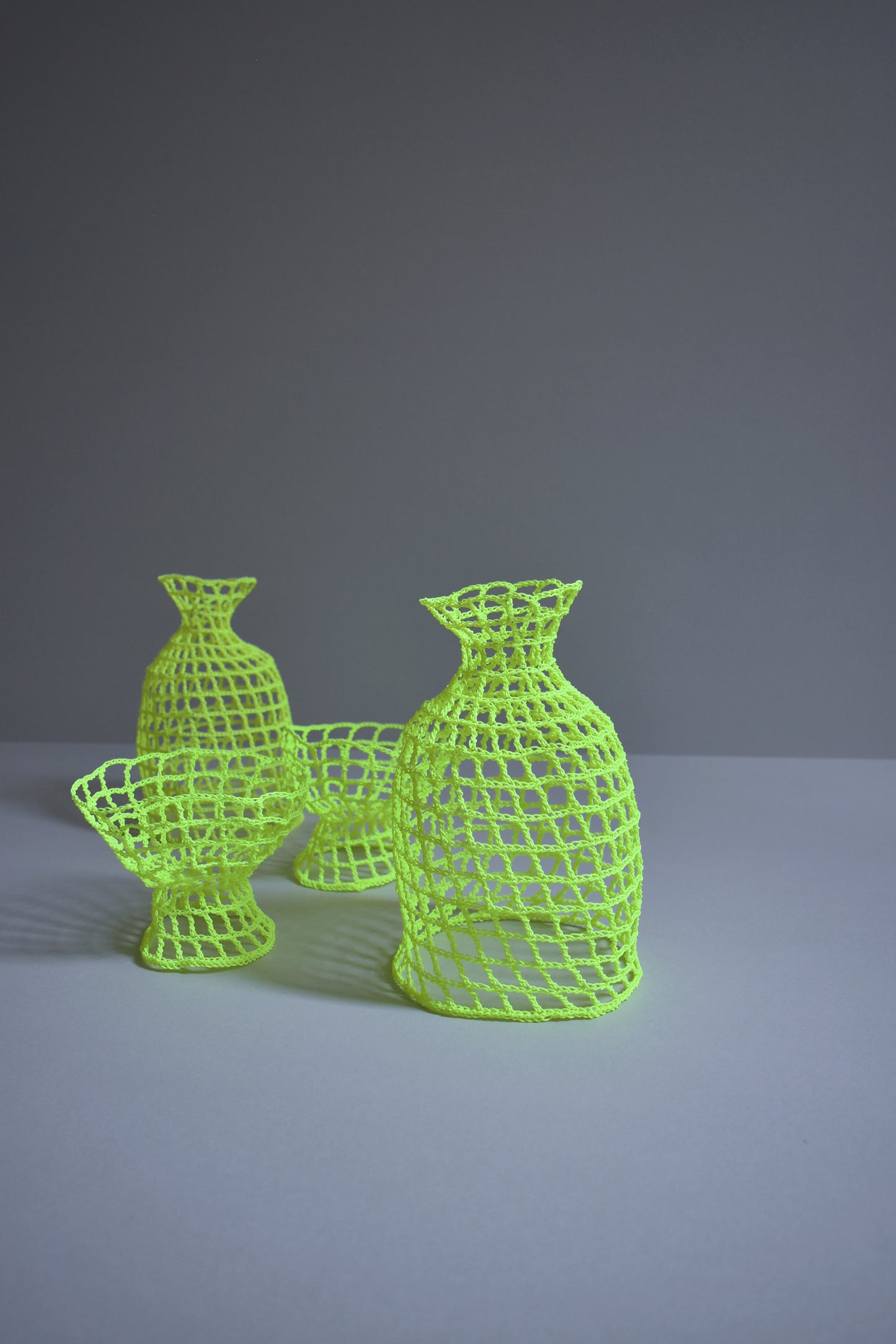 GRID VASE / cylinder / bright yellow