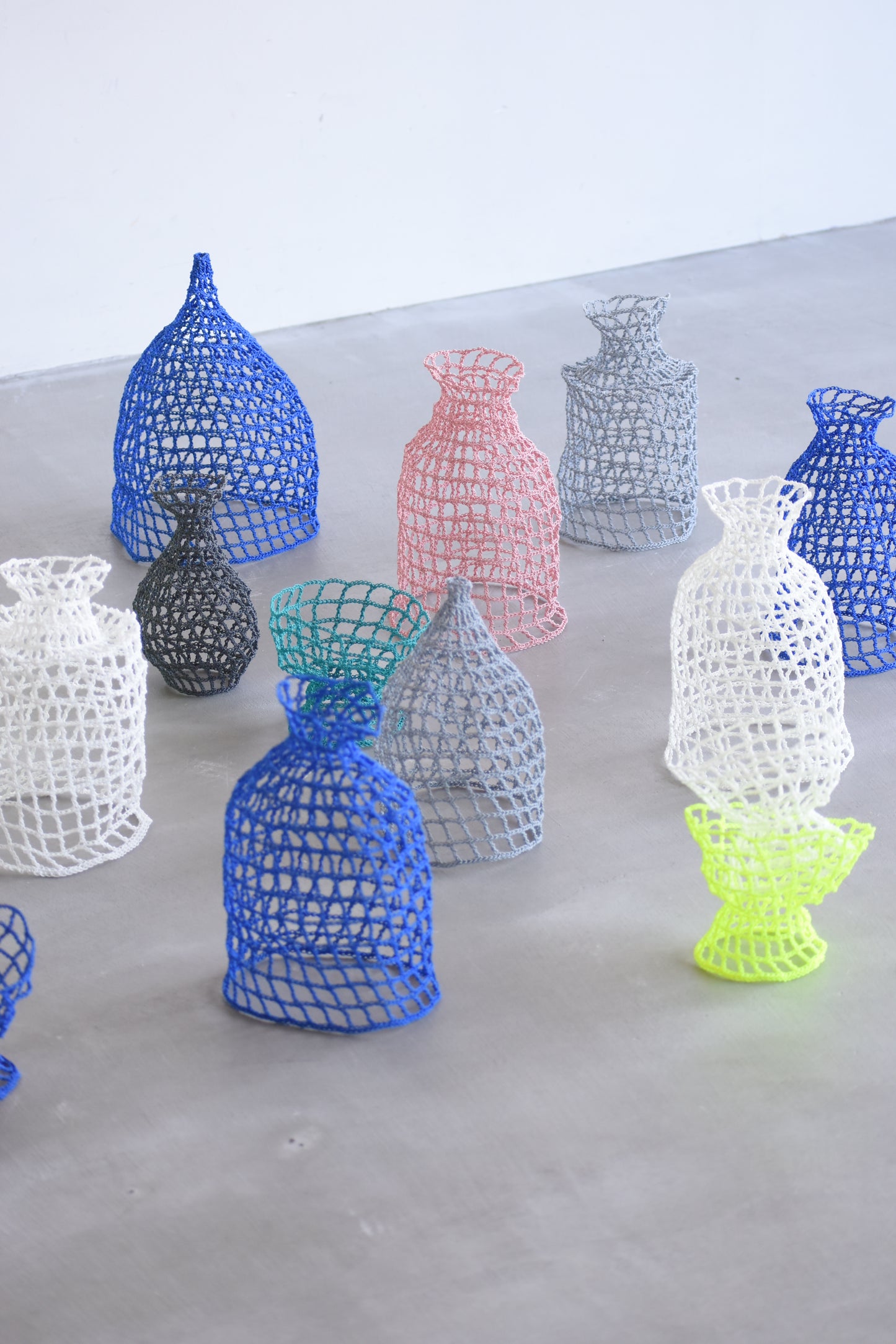 GRID VASE / tokkuri / dark gray