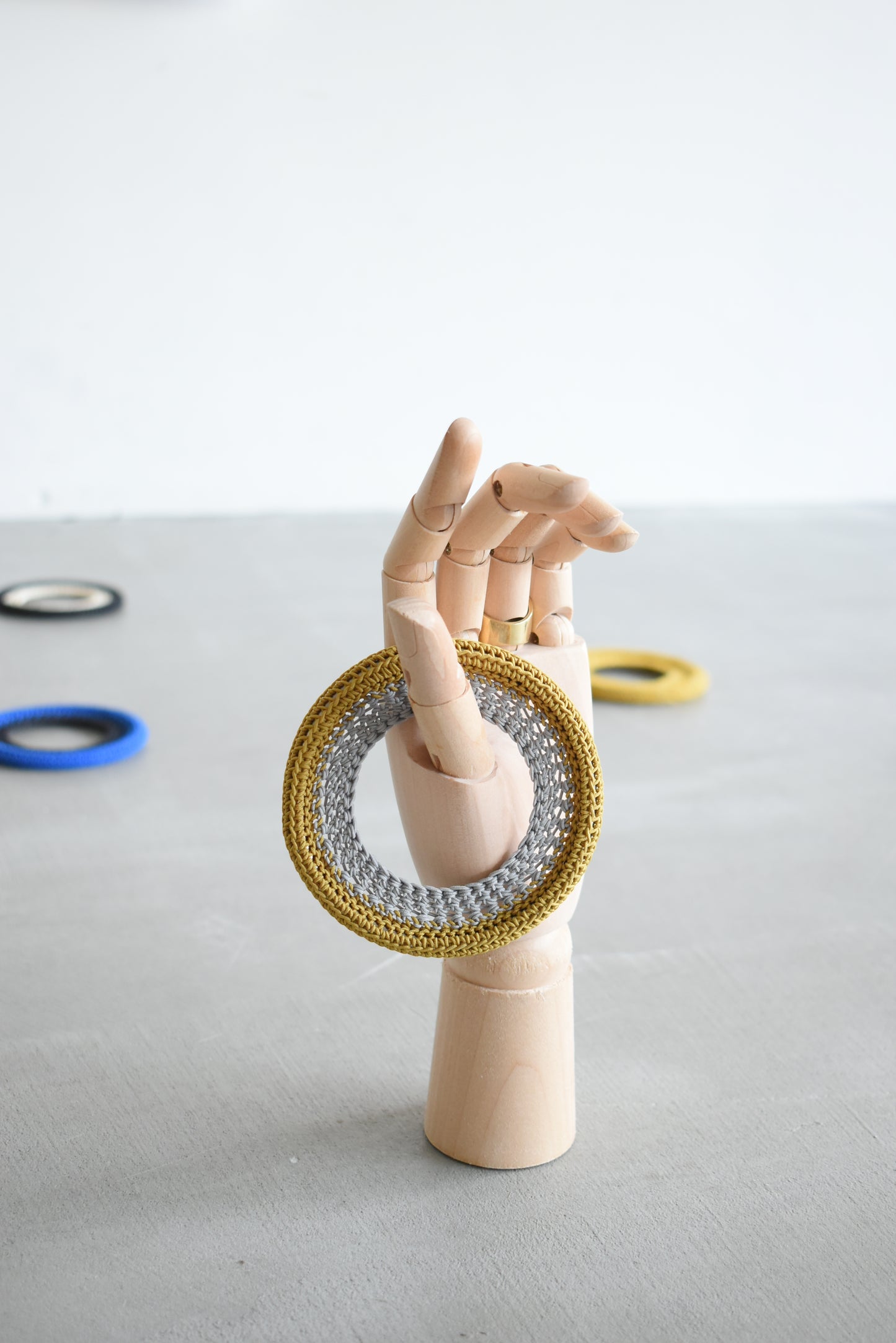 BANGLE / mustard × gray