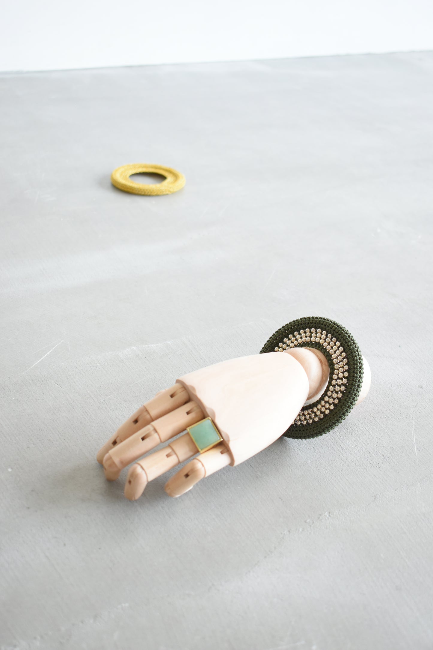 BANGLE / khaki×metallic ball