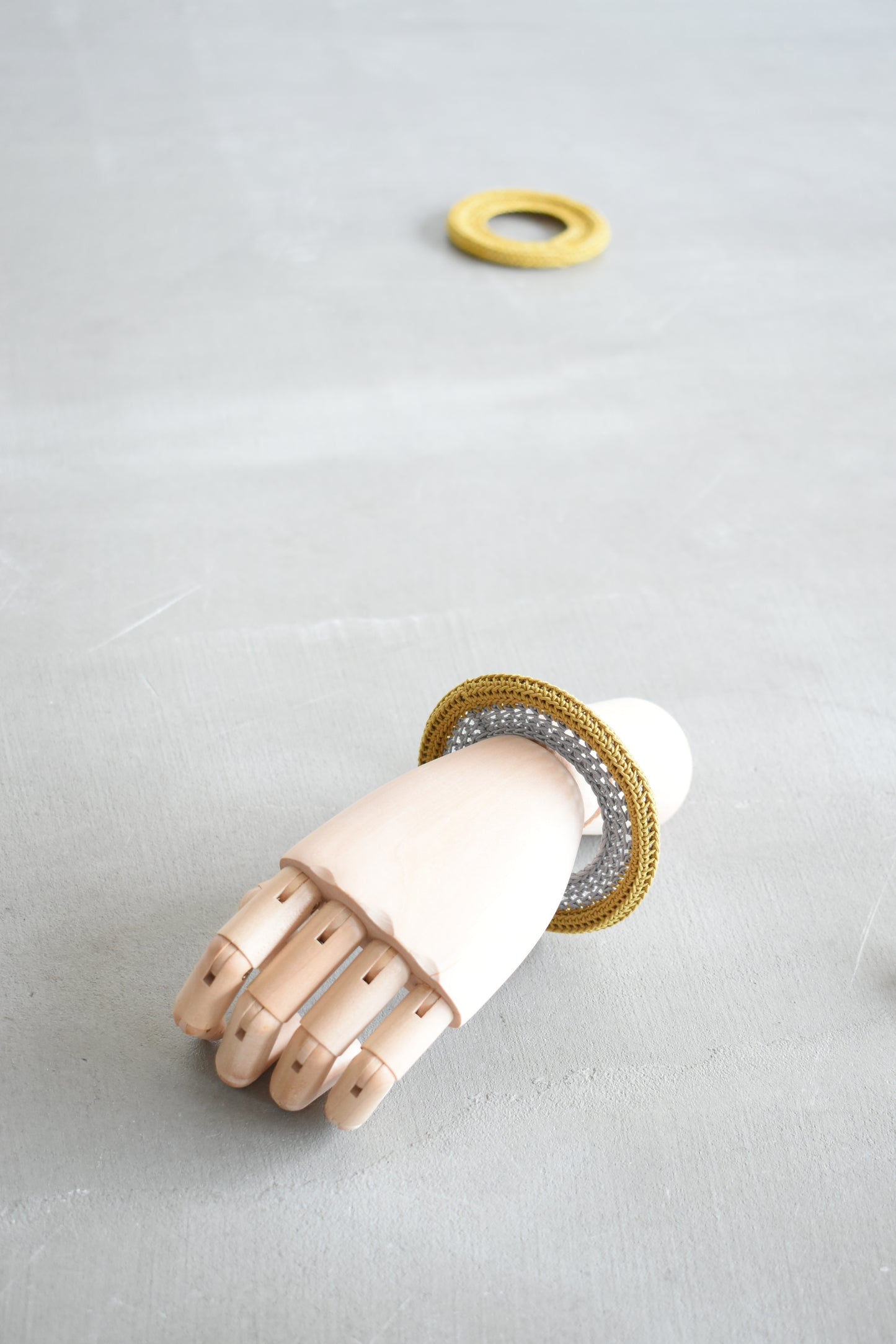 BANGLE / mustard × gray