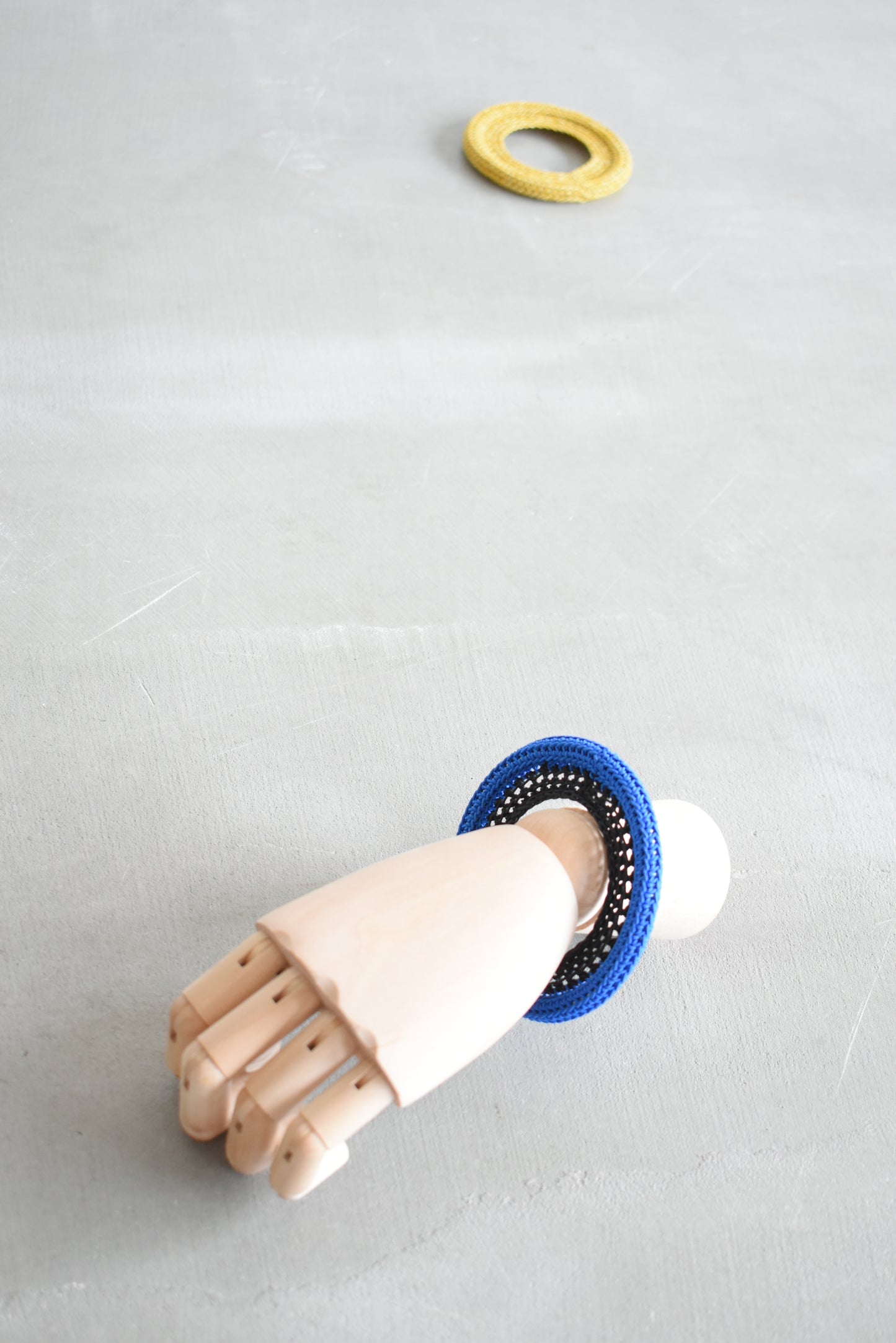 BANGLE / cobalt blue × black