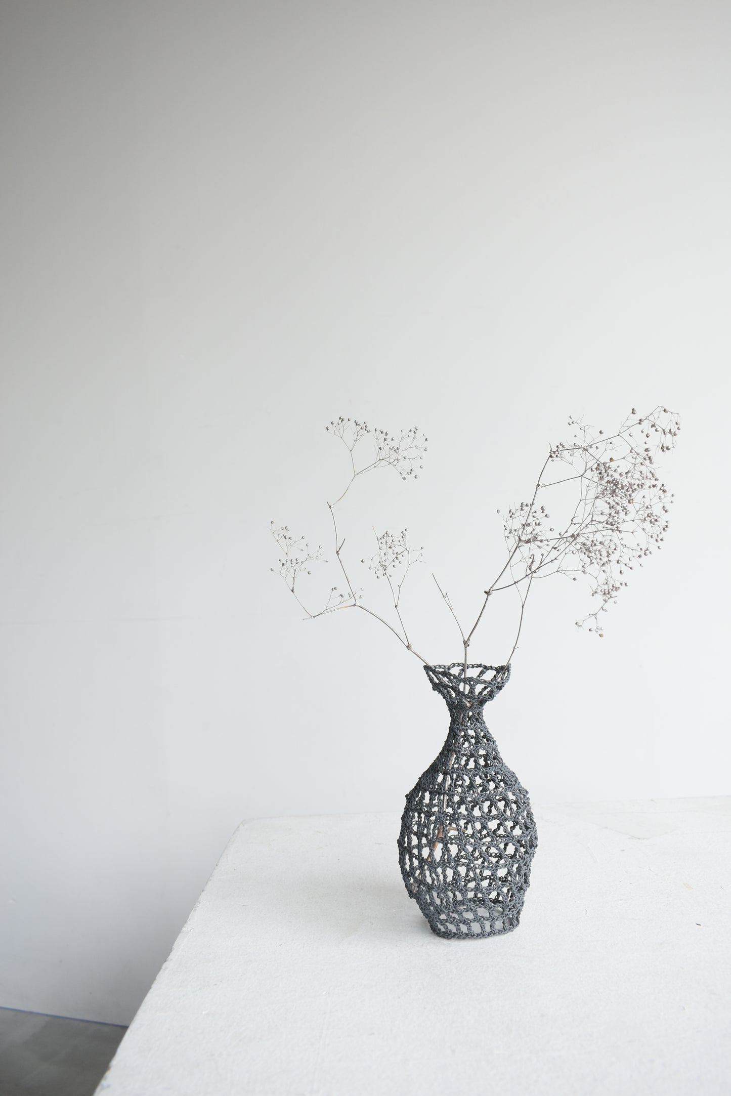 GRID VASE / tokkuri / dark gray