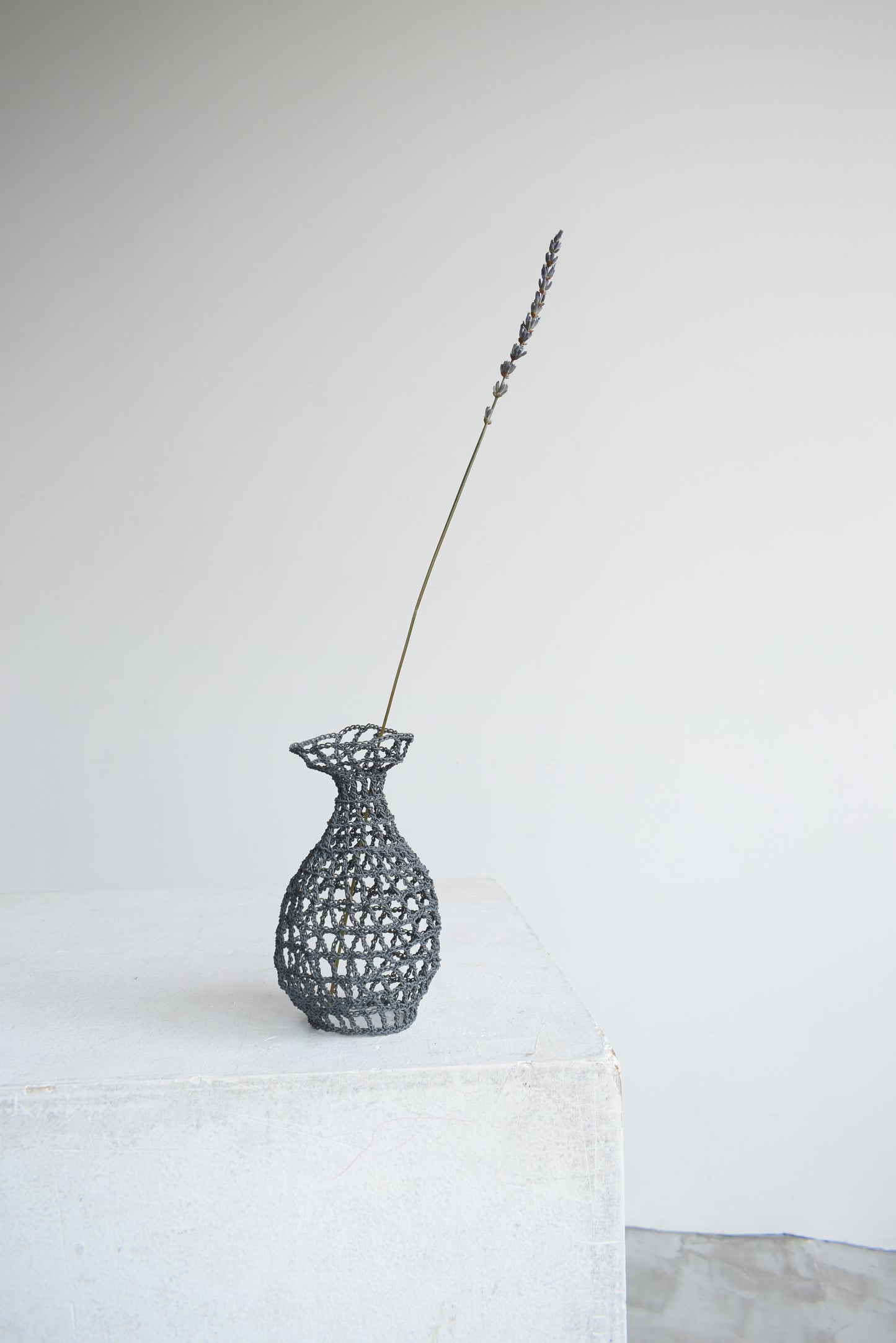 GRID VASE / tokkuri / dark gray