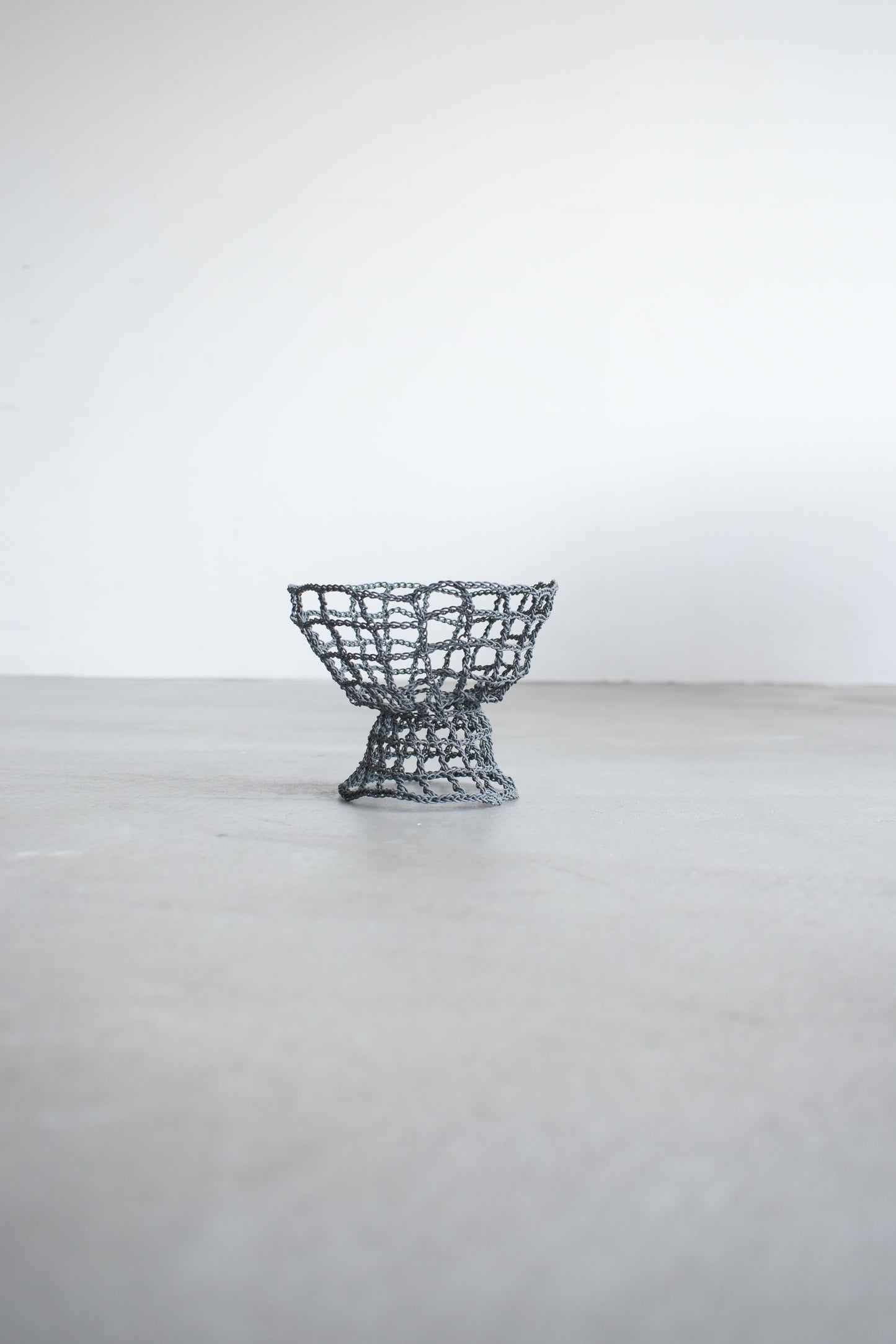 GRID VASE / bowl / dark gray