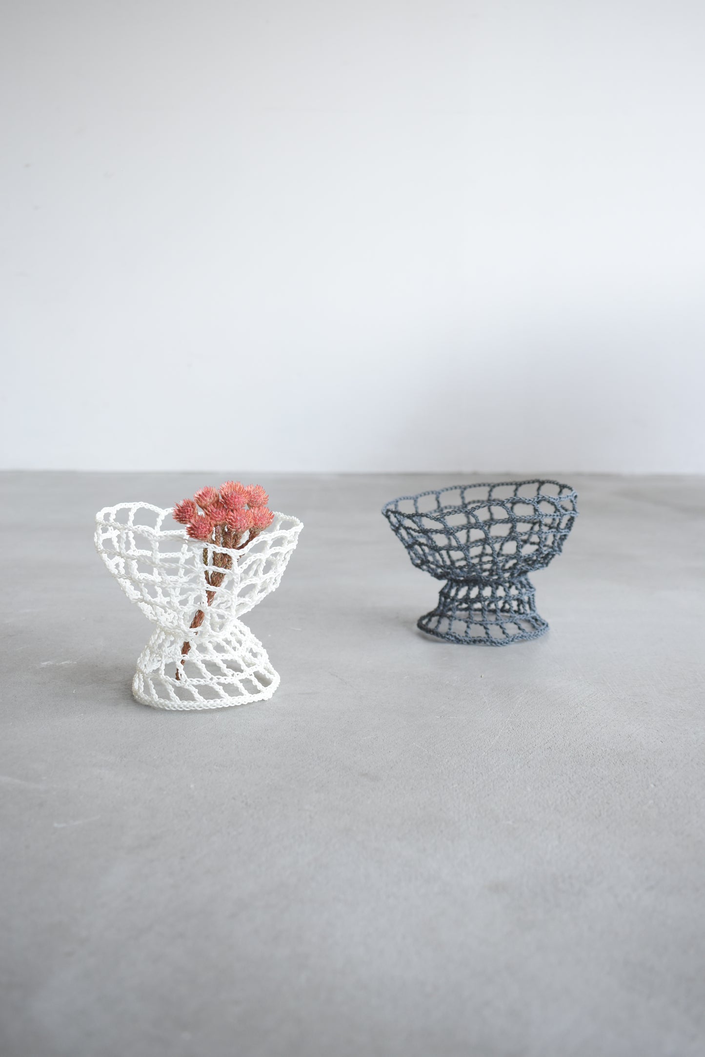 GRID VASE / bowl / dark gray