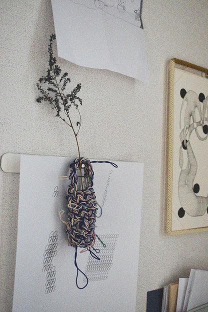 SHUKOU / tangled lip balm bag