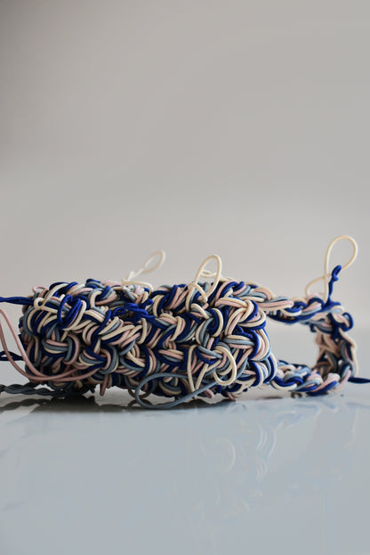 SHUKOU / tangled lip balm bag