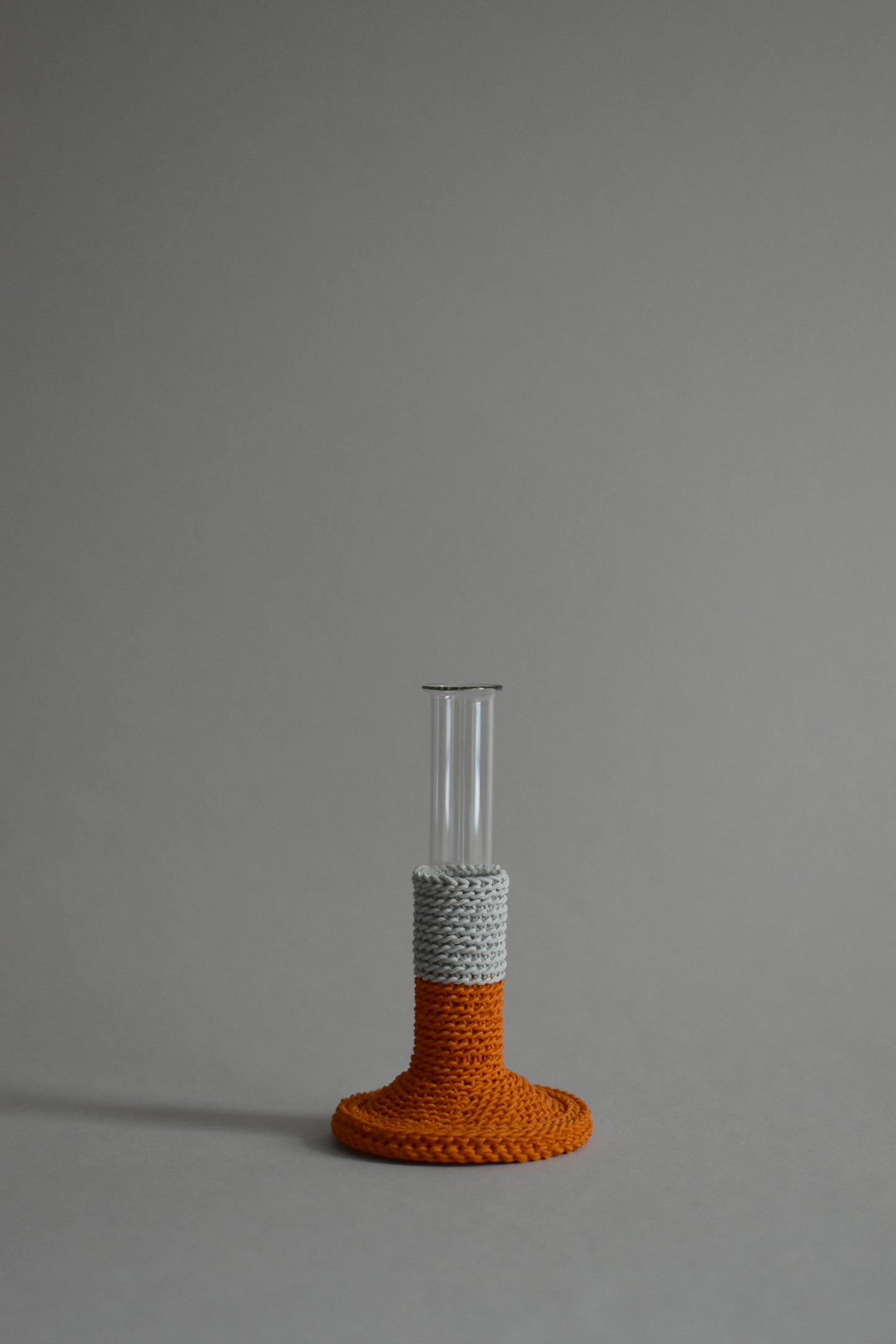TUBE VASE / M / light gray × orange