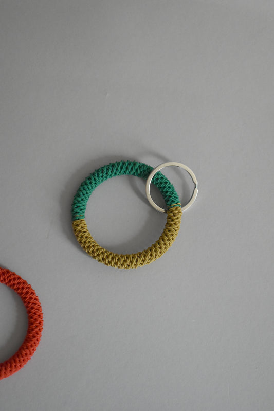KEY CHARM / M / ochre × green