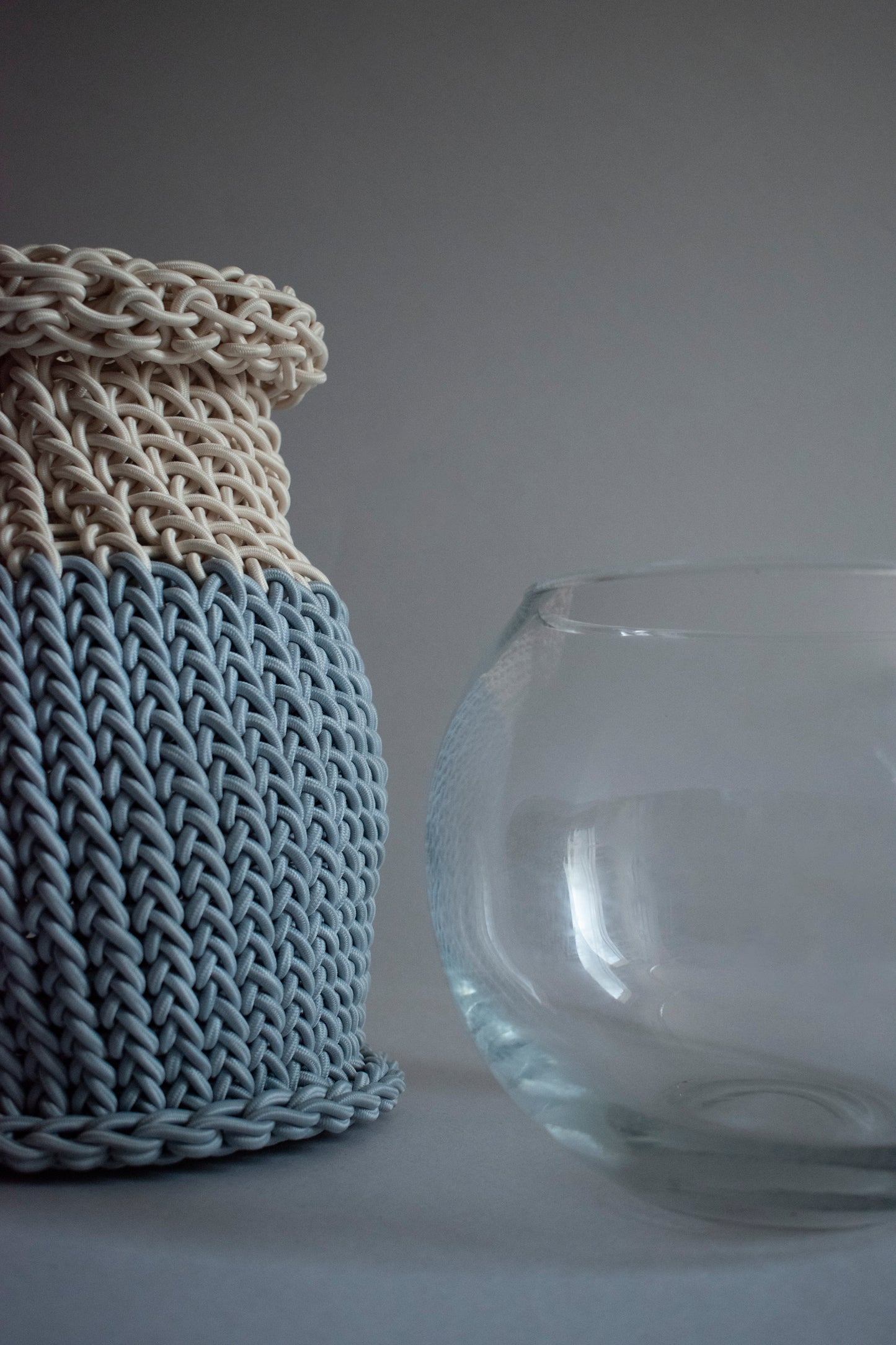 SHUKOU / bold vase / ivory×light blue
