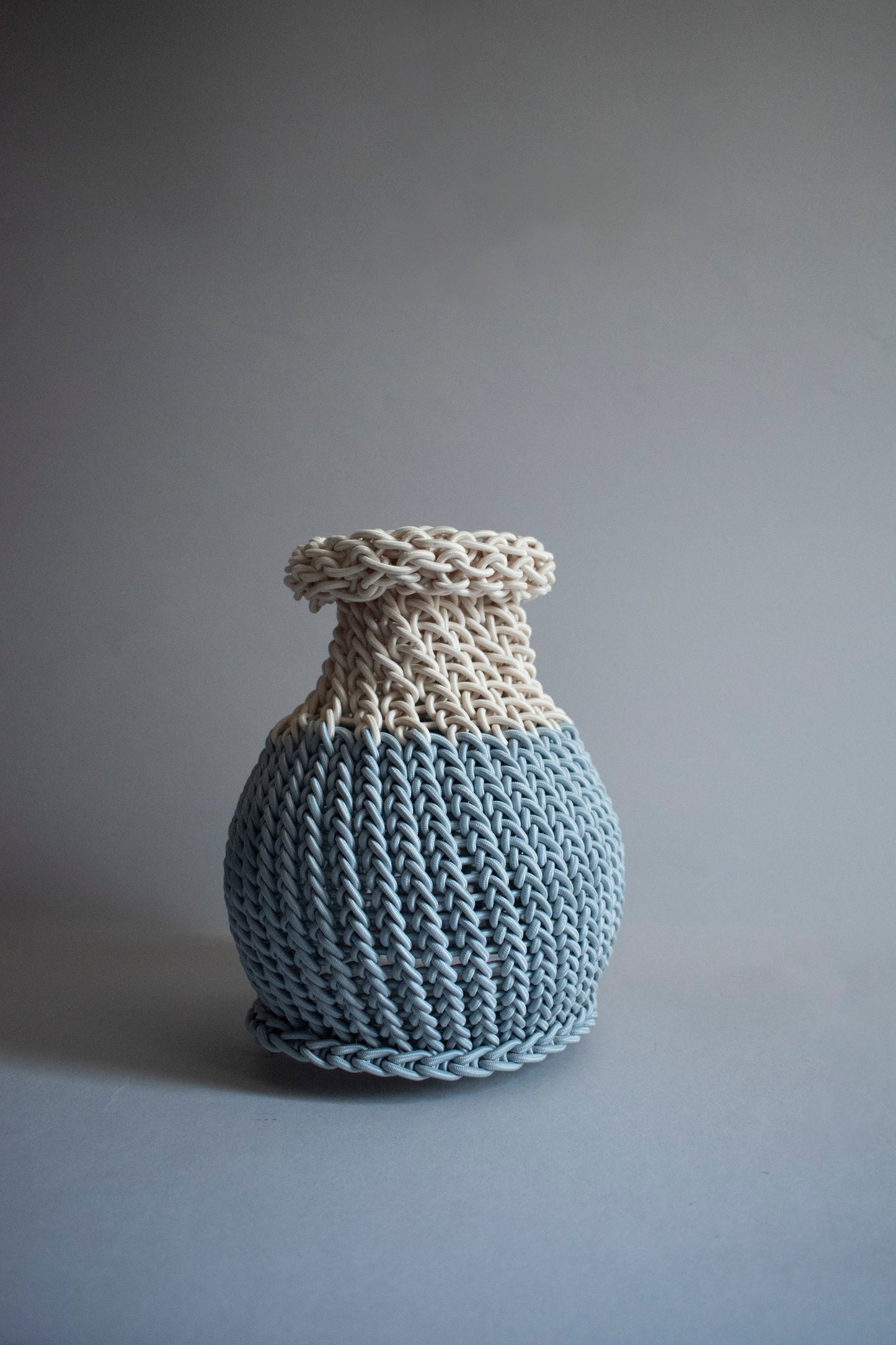 SHUKOU / bold vase / ivory×light blue