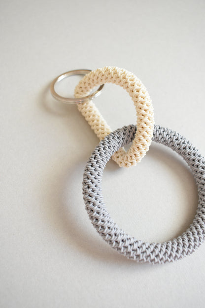 KEY CHARM / L / ivory × gray
