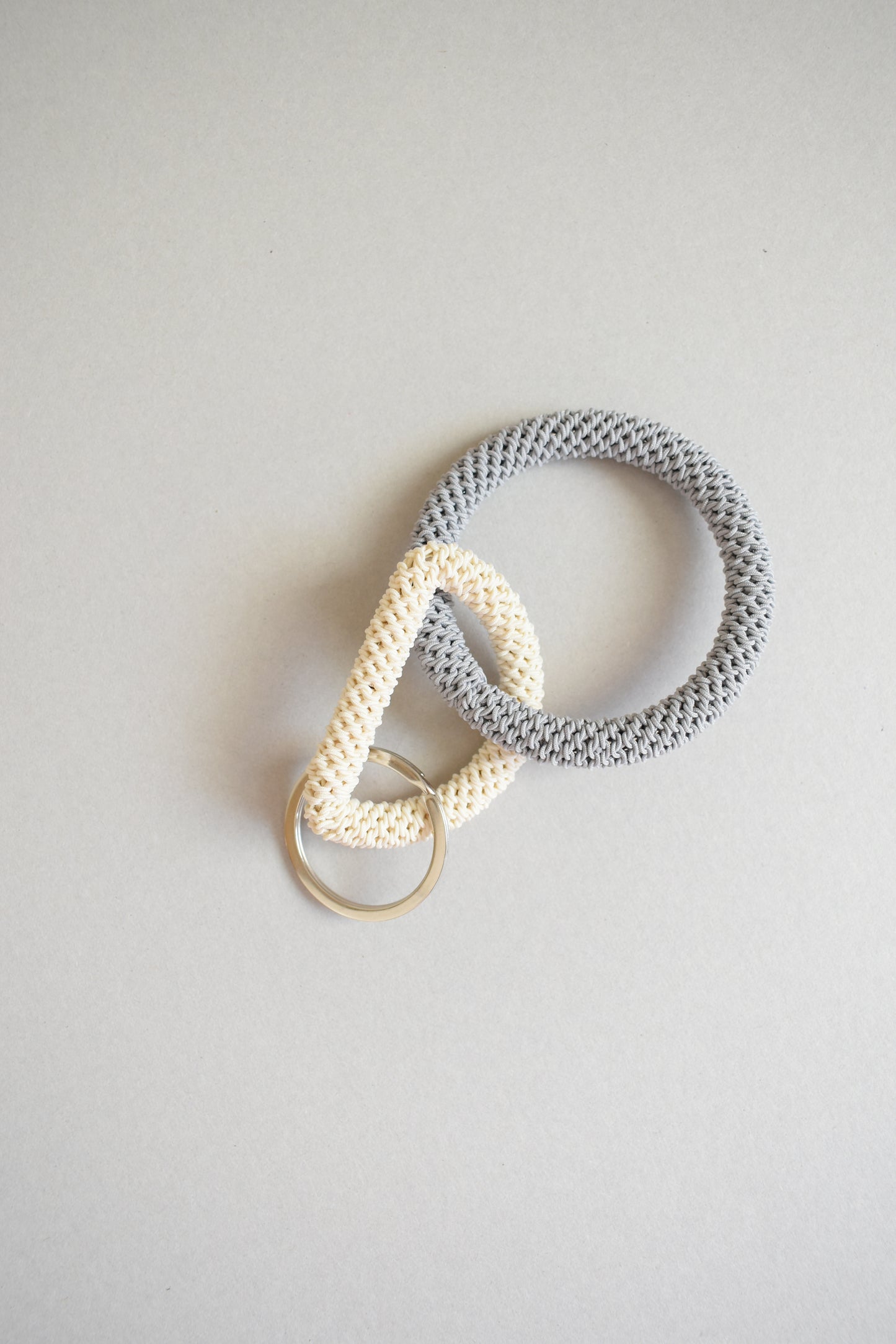 KEY CHARM / L / ivory × gray