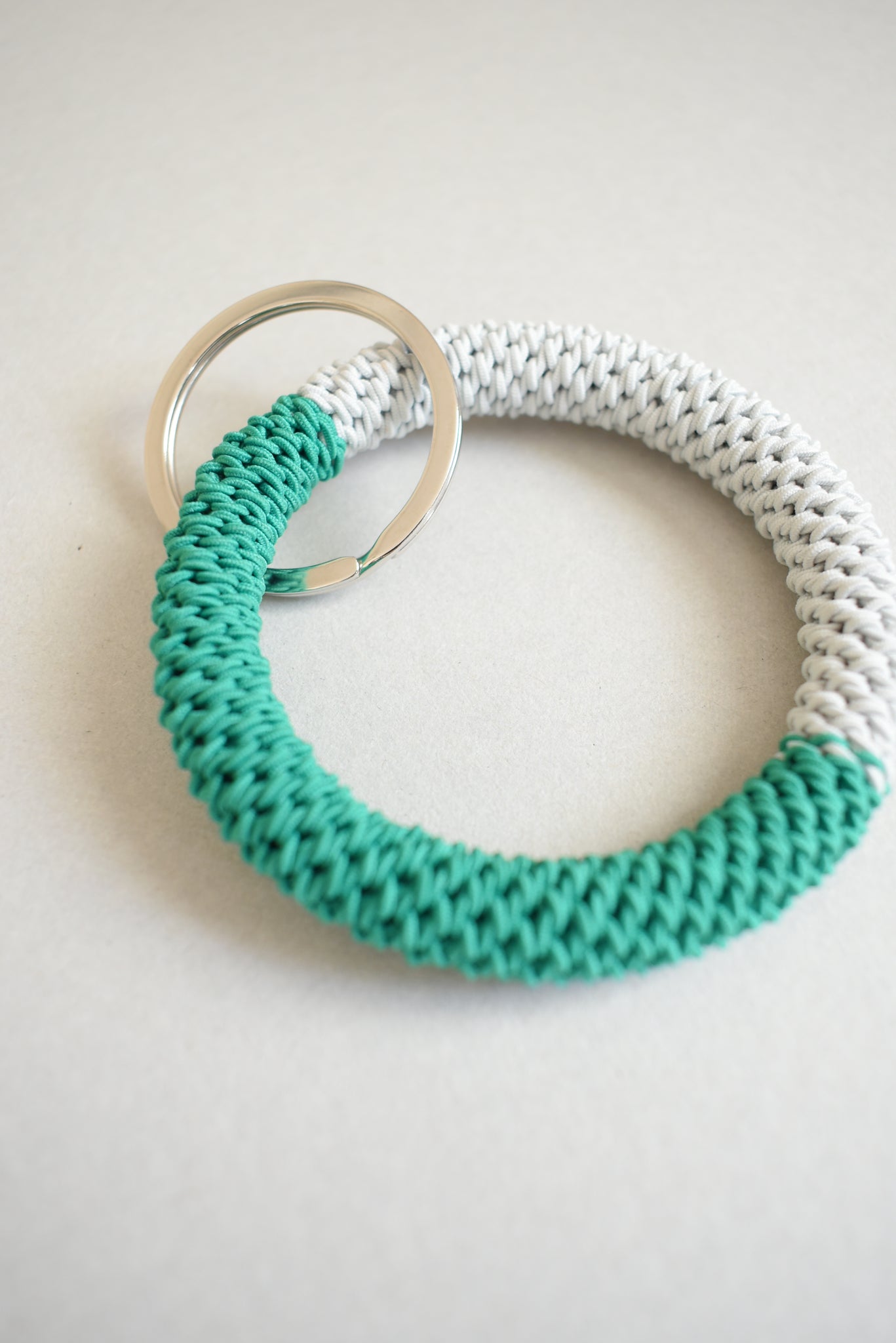 KEY CHARM / M / green × light gray