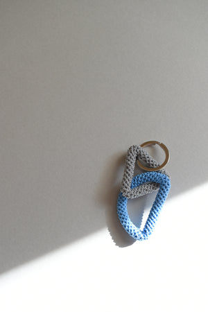 KEY CHARM / M / gray × light blue