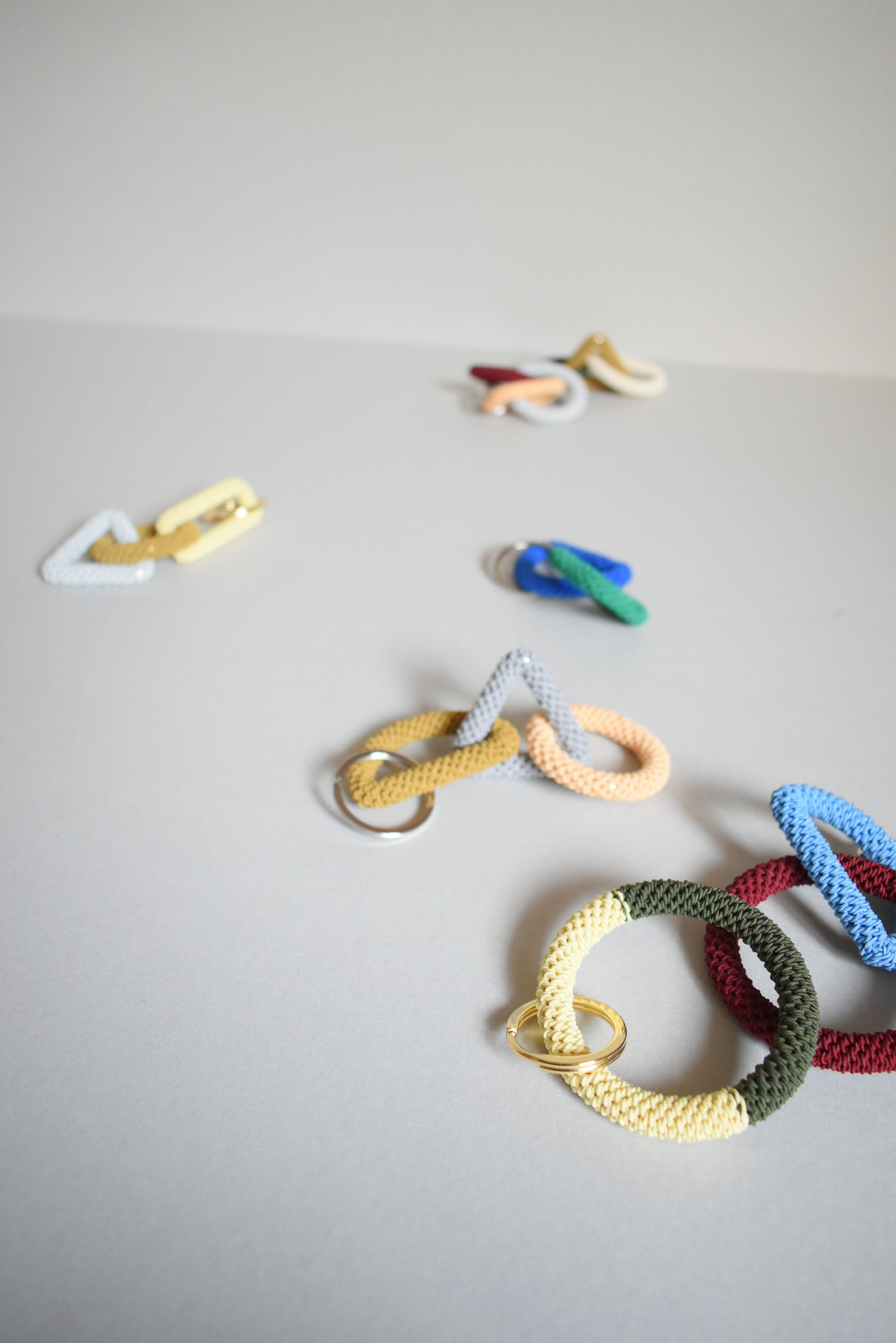 KEY CHARM / M / gray × cream
